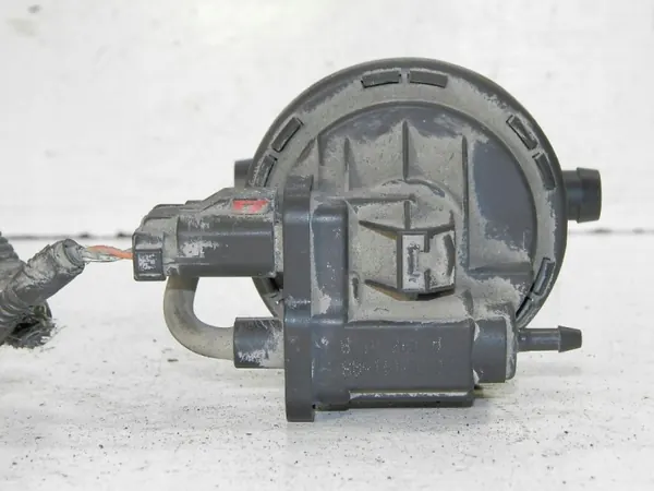 Jeep Cherokee KJ toissijainen ilmapumppu OEM 04891416AB image 4