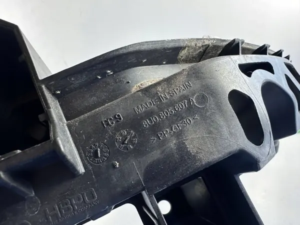 Schieber für rechte Frontleuchte Audi Q3 8U OEM 8U0805607A image 7