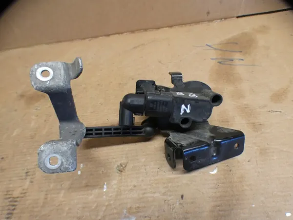 Sensor de Nivelación Faros OEM 5Q0512521J - Usado image 3
