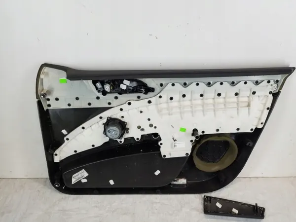 Dörrklädsel Vänster Fram Ljudsystem Skoda Superb II image 6