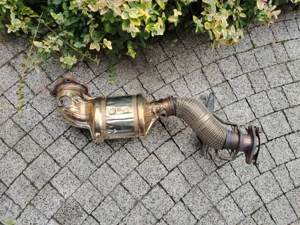 Katalysator OEM L2G3 5E211 AA voor Ford Edge image 2