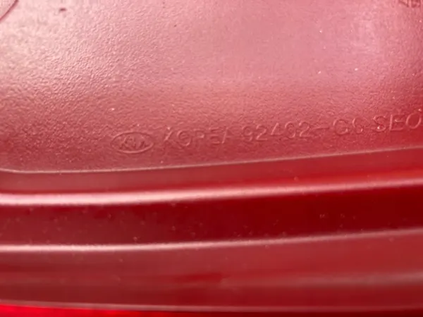 KIA PICANTO III LUZ TRASERA DERECHA OEM image 10