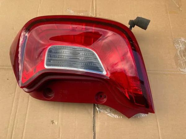 KIA PICANTO III LUZ TRASERA DERECHA OEM image 5