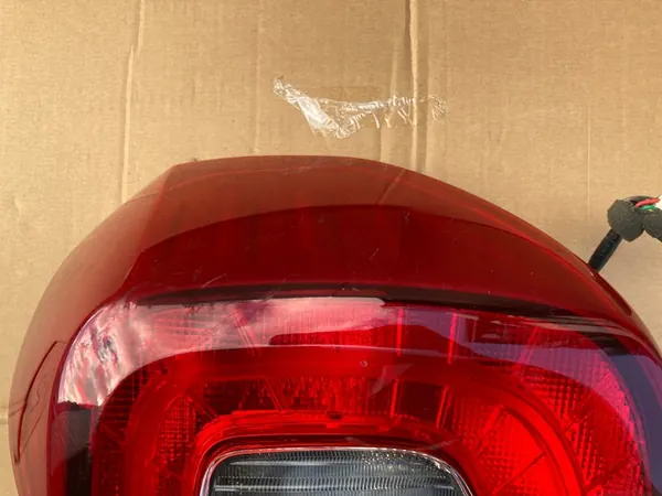 KIA PICANTO III LUZ TRASERA DERECHA OEM image 7