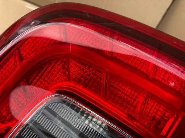 KIA PICANTO III LUZ TRASERA DERECHA OEM image 8