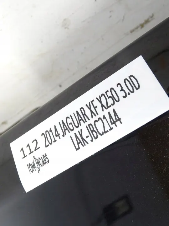 Jaguar XF främre vänster stänkskärm OEM JBC2144 image 9