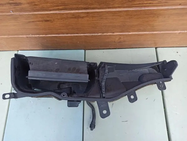 Caja filtro aire cabina OEM 670030773 Maserati Ghibli image 2