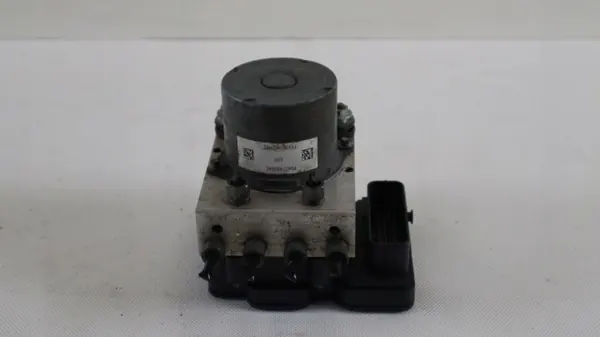 Jeep Cherokee KL ABS-pumppu OEM 04779899AI image 2