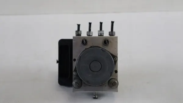 Jeep Cherokee KL ABS-pumppu OEM 04779899AI image 5