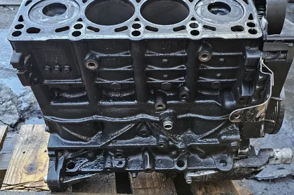 BKE motorblock för Audi A4 B6 1.9 TDI - Begagnad image 7