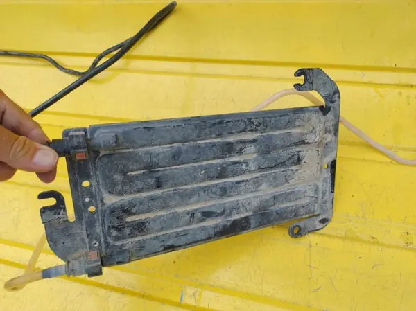 Refrigerador combustível Renault Trafic III OEM 175104049R image 4