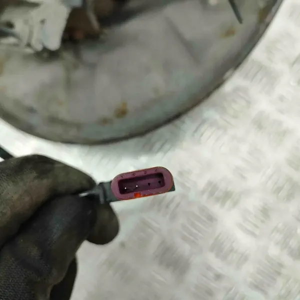 Mercedes-Benz CLS C218 Vänster bakhjulsnav image 7