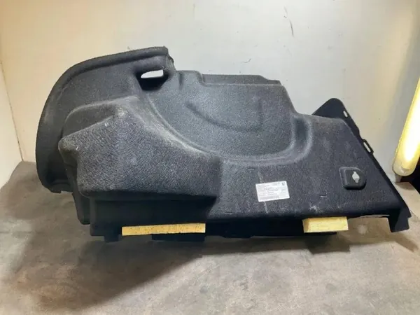 Garniture coffre droit OEM A1776904803 Mercedes-Benz image 4