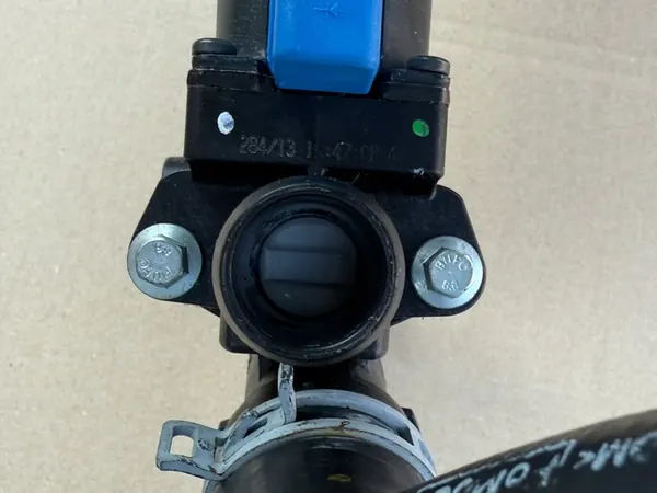 FORD 1.6 ECOBOOST Kylrör med Ventil image 10