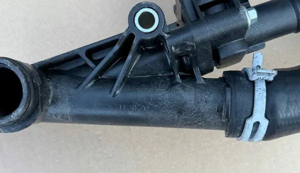 FORD 1.6 ECOBOOST Kylrör med Ventil image 8