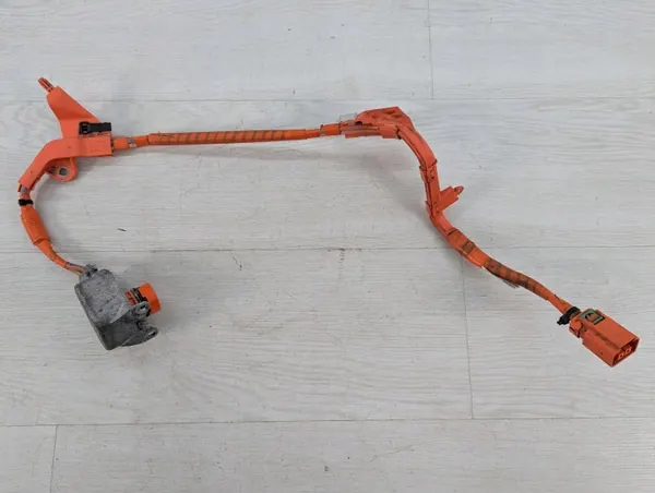 Toyota C-HR Hybrid Korkeajännitekaapeli OEM 821H247010B image 3
