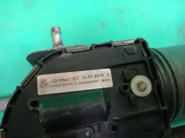 Etupyyhkijän mekanismi VW Golf V Jetta Eos image 3