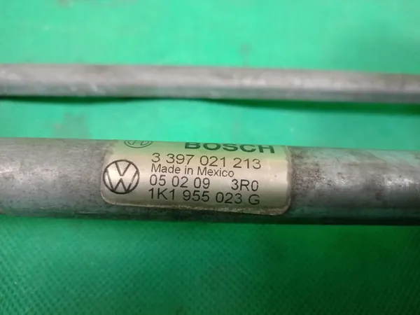Etupyyhkijän mekanismi VW Golf V Jetta Eos image 4