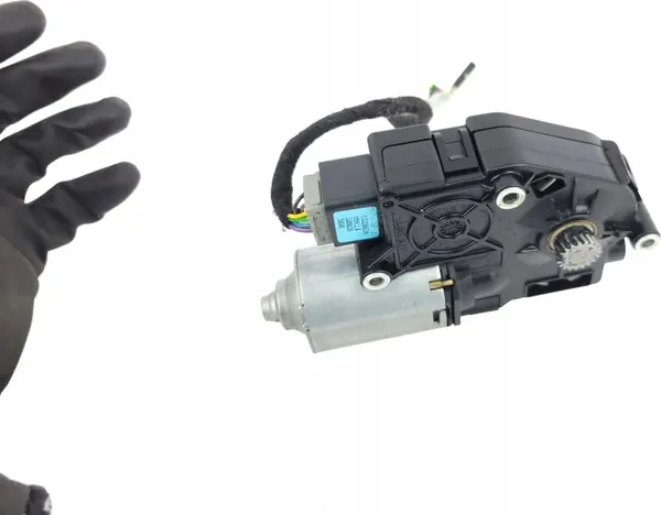 Mercedes W204 takluckemotor OEM 1717822 - Begagnad image 4