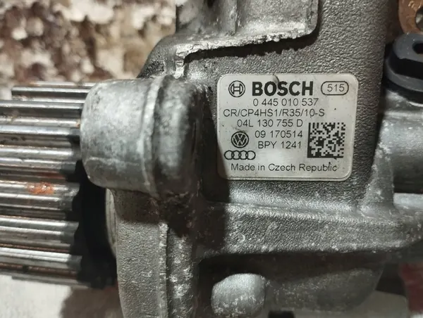 Sistema de injeção de combustível Audi A4 B8 2.0 TDI 2012 OEM 04L130277AE image 4