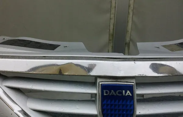 Paraurti anteriore Dacia Logan MCV 2005-> image 4