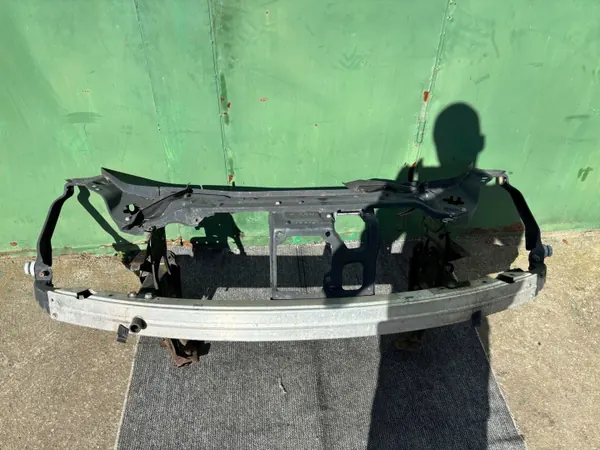 Viga de reforço dianteira OEM BAD326 para Mercedes CLS image 2