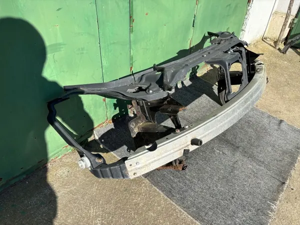 Viga de reforço dianteira OEM BAD326 para Mercedes CLS image 3