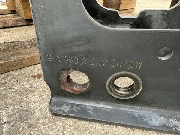 Support de Cabine Mercedes OEM A9603101260 A9603101460 image 3