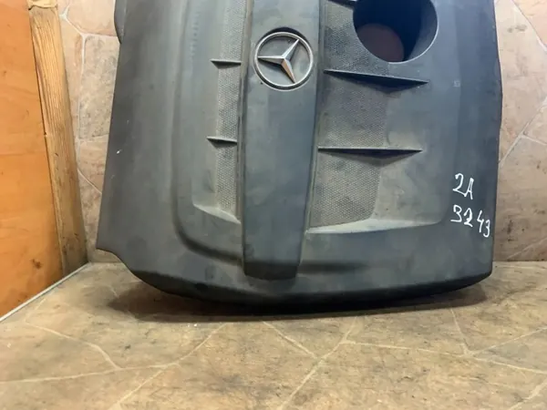 Cubierta motor OEM A6070100067 Mercedes W246 Clase B image 3