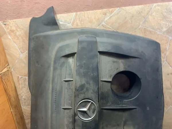 Cubierta motor OEM A6070100067 Mercedes W246 Clase B image 4