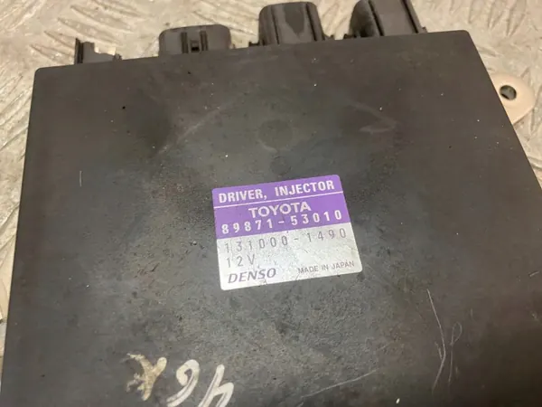 Lexus IS III XE30 2015 ruiskutusmoduuli OEM 8987153010 image 3