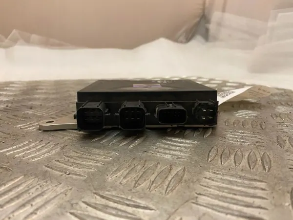 Lexus IS III XE30 2015 ruiskutusmoduuli OEM 8987153010 image 5