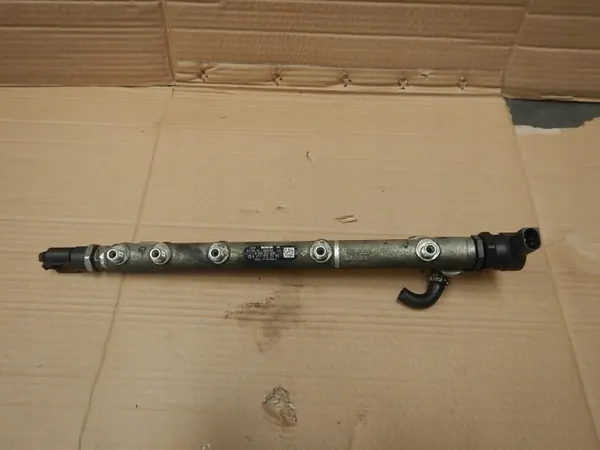 Rail d'injection Mercedes W203 W211 2.2 CDI OEM 0445214038 image 2