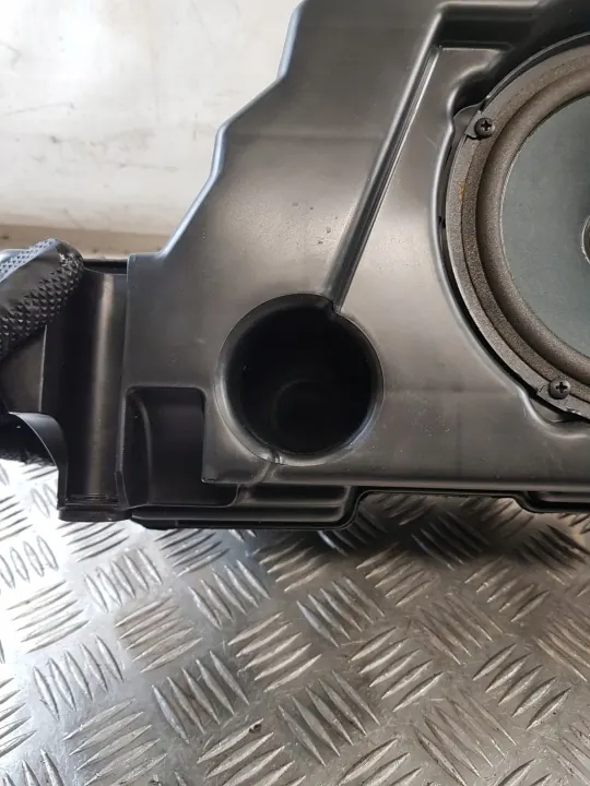 OEM 8W9035382D Subwoofer Audi A4 B9 Avantille image 5