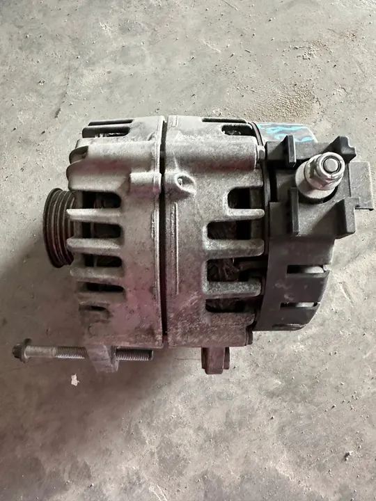 ALTERNATOR MERCEDES W213 W238 2.0 CDI A0009063003 image 2