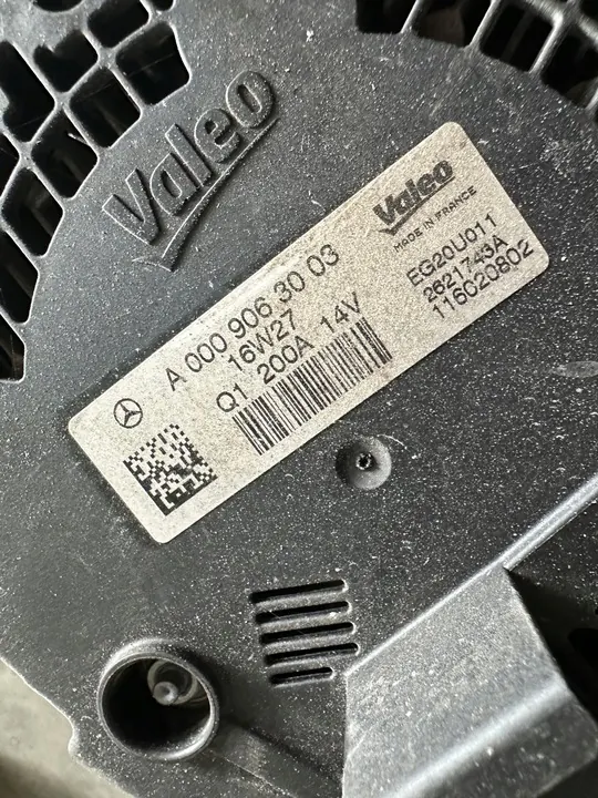 ALTERNATOR MERCEDES W213 W238 2.0 CDI A0009063003 image 3