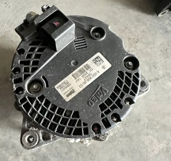 ALTERNATOR MERCEDES W213 W238 2.0 CDI A0009063003 image 4
