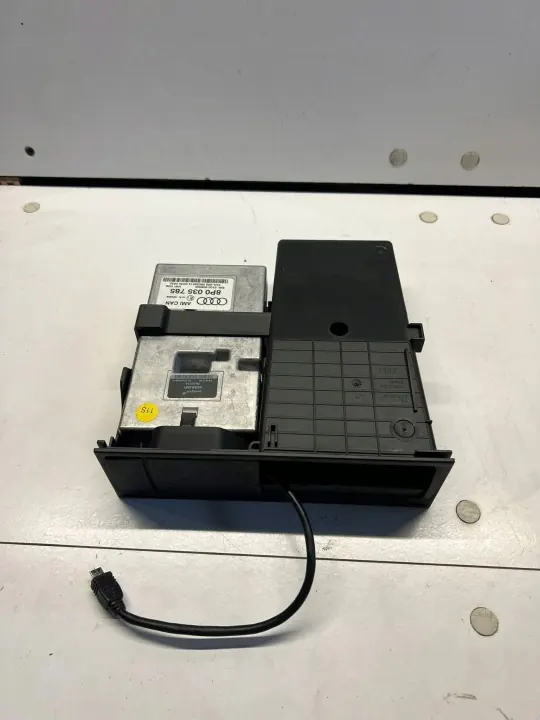 OEM 8P0035785 CD/DVD-byttare för Audi TT Mk2 2014 image 2
