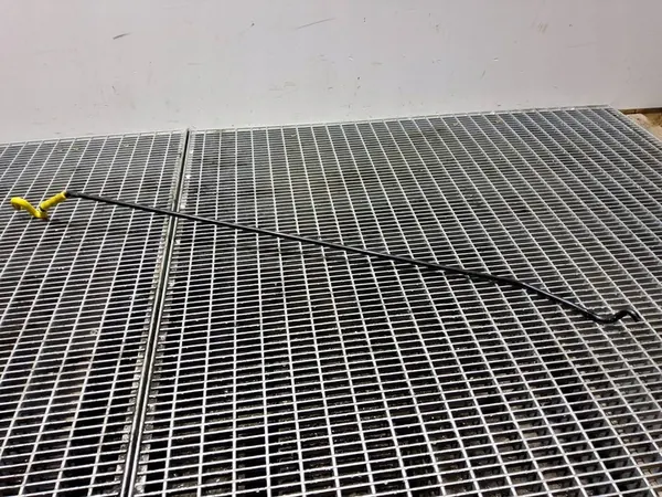 Suporte do capô Seat Leon (5F) OEM SKE52791 image 1