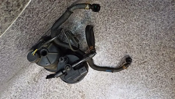 Polttoainesuodattimen kotelo Suzuki Grand Vitara 2 II 1.9 DDIS OEM image 3