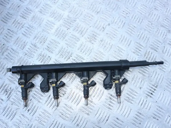 Rampe d'injection OEM V757564680 pour Peugeot 1.6 VTI image 2