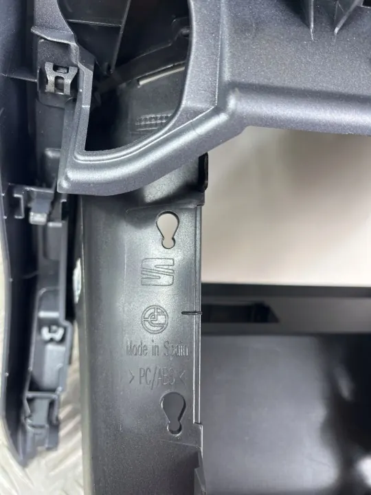 Runko Seat Arona 2018 OEM FOB25449 - Käytetty image 10