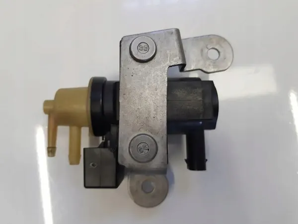 Électrovanne de vide Mercedes 4.0 V8 C63 CLS C218 image 2