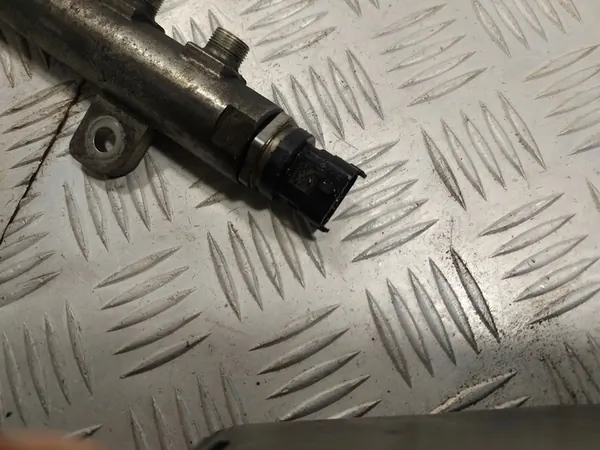 Brandstofrail Fiat Doblo 1.3 CDTI 55200517 image 5