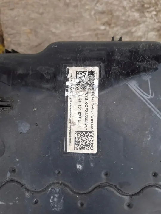 Réservoir AdBlue OEM 5QF131877L pour VW Audi image 4