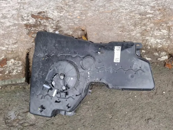 Réservoir AdBlue OEM 5QF131877L pour VW Audi image 5