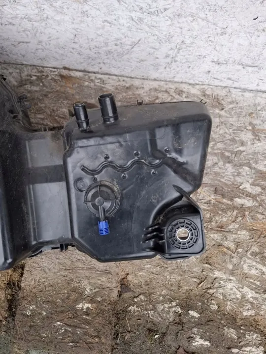 Réservoir AdBlue OEM 5QF131877L pour VW Audi image 7