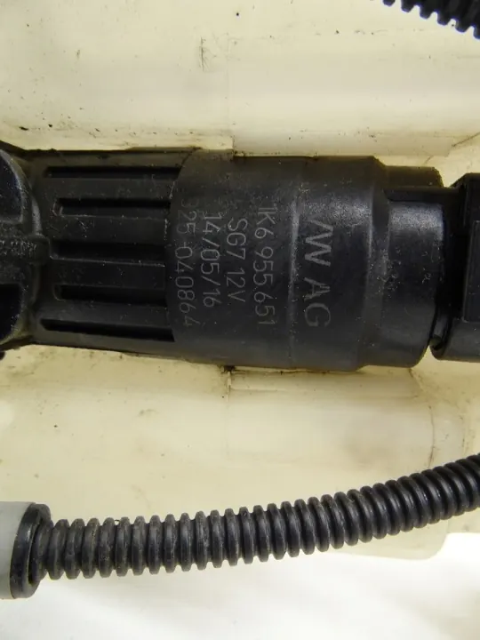 Réservoir lave-glace OEM 5Q0955448AE Occasion image 6