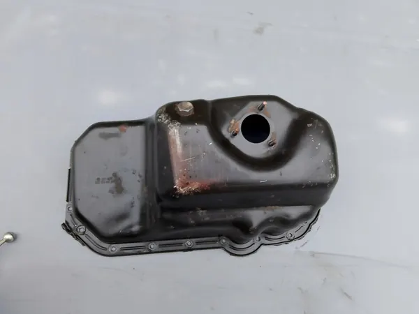 Oljetank 03C103601BH VW Polo IV Seat Leon II Audi 1.2 TSI image 3