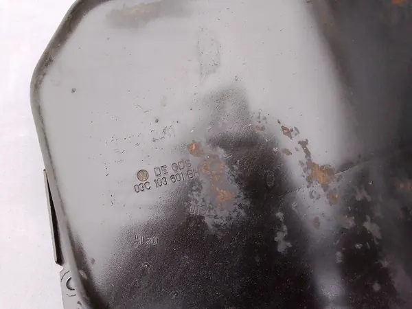 Oljetank 03C103601BH VW Polo IV Seat Leon II Audi 1.2 TSI image 4